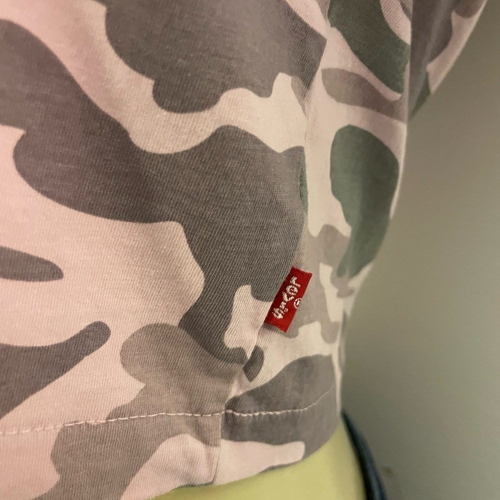 Levis - Picture 3 of 3